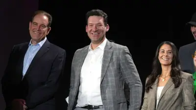 Tony Romo's awkward noises during NFL broadcast draws criticism