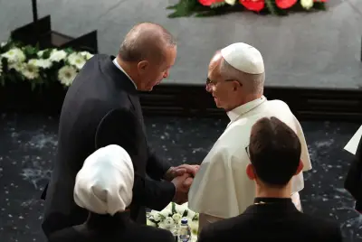 Pope Leo XIV encourages Turkey to be a force for peace on his first foreign trip
