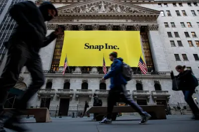 Snapchat is nearing 1 billion monthly users. Why can’t it turn a profit?