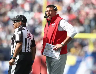 Patriots mailbag: Could Pats add superstar or role player via trade?