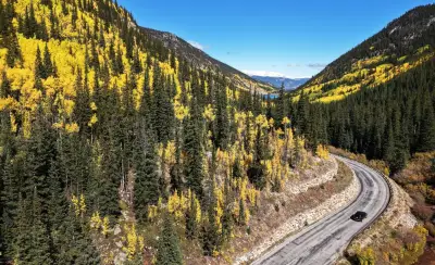 Amid leaf peeper invasion, Colorado town is closed to non-residents
