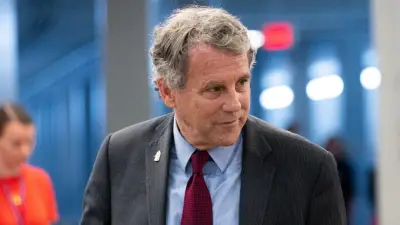 Sherrod Brown pitches himself as blue-collar populist while raking in cash from Hollywood celebrities