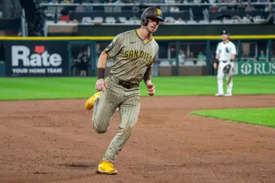 Bases-clearing double edges Padres closer to securing playoff spot