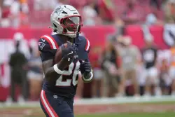 Patriots running back ruled out of Bucs game with knee injury