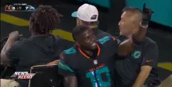 ESPN: Dolphins’ star Tyreek Hill’s season ended by torn ACL and dislocated knee