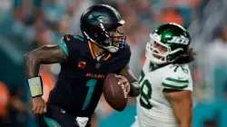 Tua Tagovailoa's nifty flip to Dolphins teammate excites social media