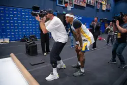 Kurtenbach: Kuminga’s contract standoff turns Warriors’ media day into a 10-man circus