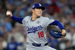 Yamamoto throws first World Series complete game since 2015 as Dodgers beat Blue Jays 5-1 in Game 2