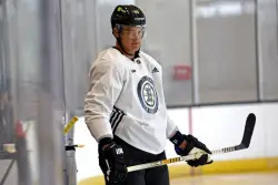 Bruins’ Nikita Zadorov chugs beer “for Boston”